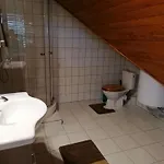 Sara Vendeghaz Appartement