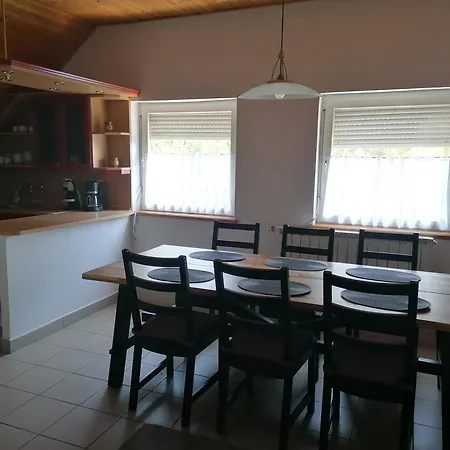 Sara Vendeghaz Apartment Balatonkeresztúr
