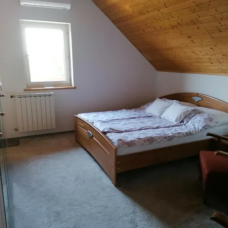 Sara Vendeghaz Balatonkeresztúr