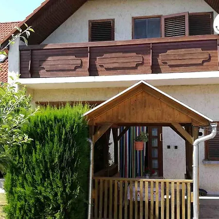 Appartement Sara Vendeghaz